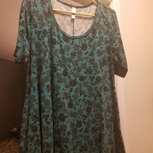 Lularoe medium perfect t